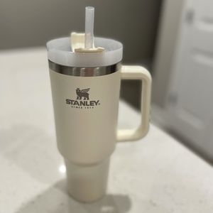 Stanley Adventure Reusable Vacuum Quencher Tumbler with Straw 40oz Cream